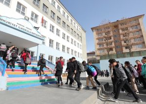 Pazartesi günü İstanbul'daki tüm okullarda ilk ders: Afet eğitimi