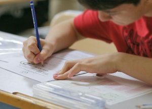 MEB: Bursluluk sınavı, pazar günü yapılacak