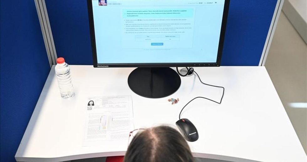 Hafta sonu iki Elektronik Yabancı Dil Sınavı yapılacak