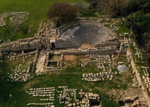 Teos'ta tarihi miras ayağa kaldırılıyor