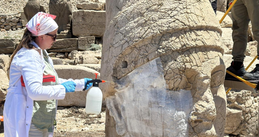 Nemrut Dağı'ndaki simge eserler nano kireçle korunacak
