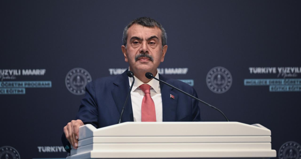 Bakan Tekin: Yoğunlaştırılmış yabancı dil uygulamasını yaygınlaştıracağız