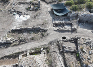 Sillyon Antik Kenti'nde birçok dönemin izlerini taşıyan ana cadde ortaya çıkarıldı