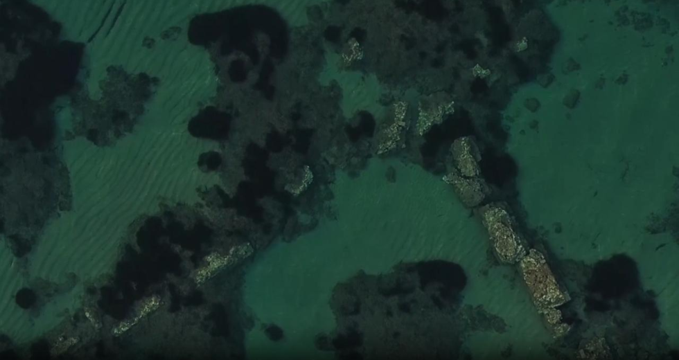 Çanakkale'de arkeologlar denizin içindeki duvar kalıntısının izini sürüyor