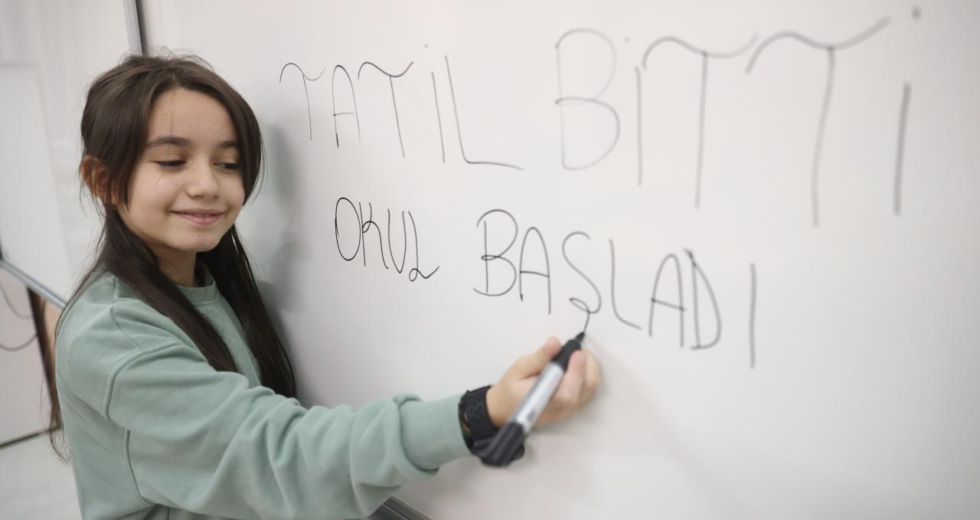 Tatil bitti: Yeni eğitim öğretim yılı bugün başladı