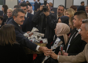 Bakan Tekin 81 ilden gelen öğretmenlerle buluştu