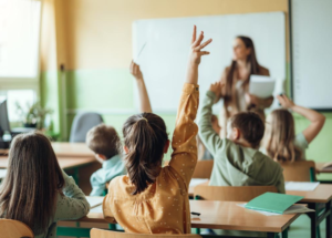 Artikülasyon bozukluğu olan çocuğun kaydını reddeden okul hakkında ayrımcılık kararı