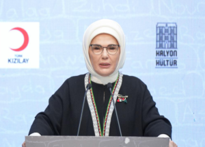 Emine Erdoğan: Filistin'i savunmak, insan kalma hakkımızı savunmaktır