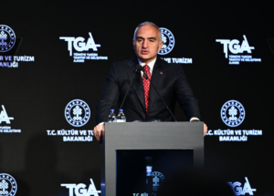 Bakan Ersoy: Türk dizileri, dünyanın en büyük Türkçe kursudur