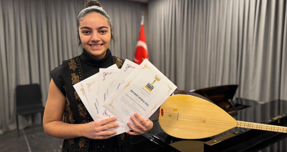 Zeynep'ten uluslararası başarı: 3 yarışmada 9 ödül