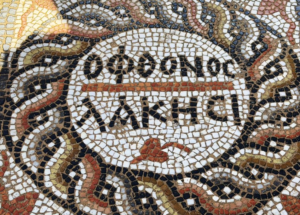 3 bin yıllık antik kentte kıskanan çatlasın mesajı