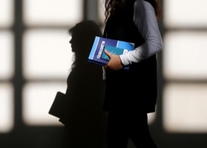 YÖK'ten üniversitelere doğum yapan lisansüstü öğrencilerin ek süre işlemleri için yazı