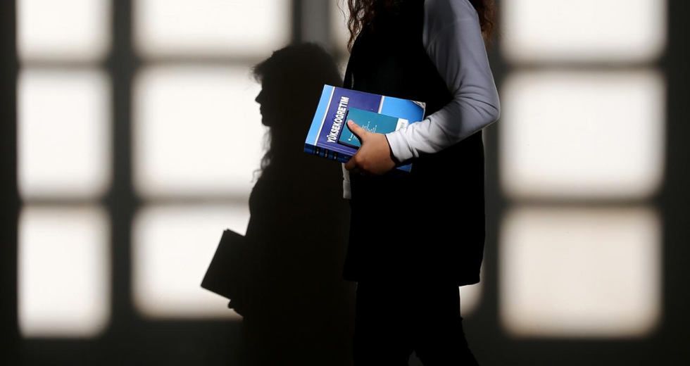 YÖK'ten üniversitelere doğum yapan lisansüstü öğrencilerin ek süre işlemleri için yazı