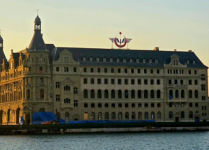 Haydarpaşa Garı yeniden tarihi silüetteki yerini almaya başladı