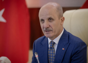 YÖK Başkanı Özvar'dan adaylara geleceğin meslekleri tavsiyesi